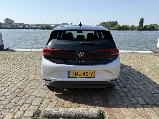Volkswagen ID.3 Pure Edition 52 kWh | Stoel- en stuurverwarming | Navigatie | Draadloze telefoonlader ActivLease financial lease