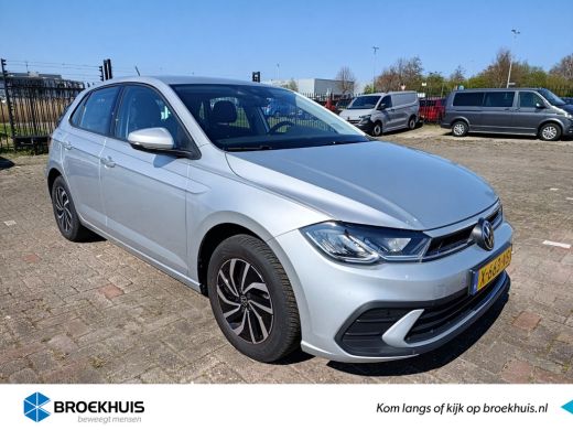 Volkswagen Polo 1.0 TSI Life 96pk | 1e eigenaar | 100%dealeronderhouden | Adaptief cruise control | Navigatie via... Volkswagen Polo 1.0 TSI Life 96pk | 1e eigenaar | 100%dealeronderhouden | Adaptief cruise control | Navigatie via...