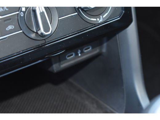 Volkswagen T-Cross 1.0 TSI 95PK Life | Airco | Anti Blokkeer Systeem | Armsteun voor ActivLease financial lease
