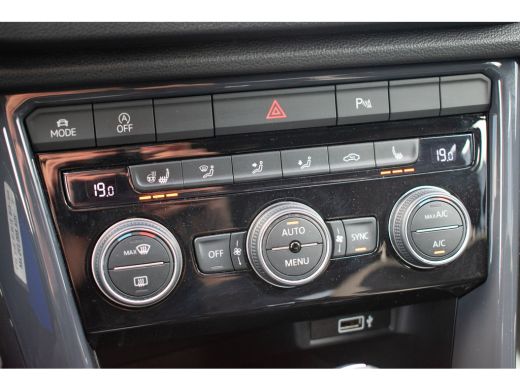 Volkswagen T-Roc 1.5 TSI Sport Led-ACC-17''-stoel/stuurverw-Navi-Acamera ActivLease financial lease