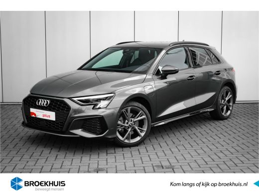 Audi A3 Sportback 40 TFSI e S-edition | Trekhaak | Stoelverw. voor | Comfortsleutel | Adaptieve Cruise Co... Audi A3 Sportback 40 TFSI e S-edition | Trekhaak | Stoelverw. voor | Comfortsleutel | Adaptieve Cruise Co...
