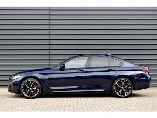 BMW 5 Serie 545e xDrive 394pk M Sport Plus | Laserlight | 20'' Velgen | 360 Camera | Comfort Zetels | Head-Up... ActivLease financial lease