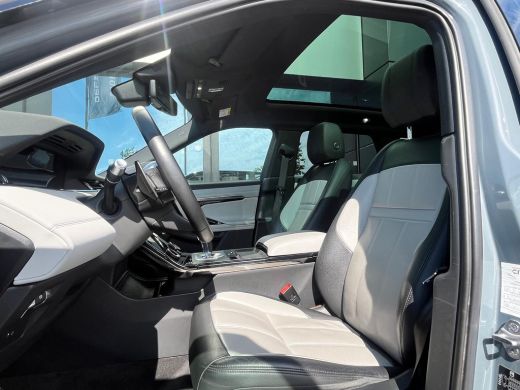 Land Rover Range Rover Evoque P250 AWD R-Dynamic First Edition | Head-Up | 21 Inch | Pano | Meridian Surround | ACC | 360gr Cam... ActivLease financial lease