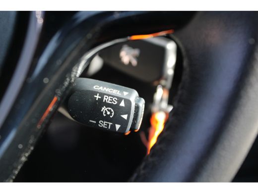Peugeot 108 1.0 e-VTi Allure | Navi by app | Camera | Climate control | Lichtmetaal | 25.000km | ActivLease financial lease