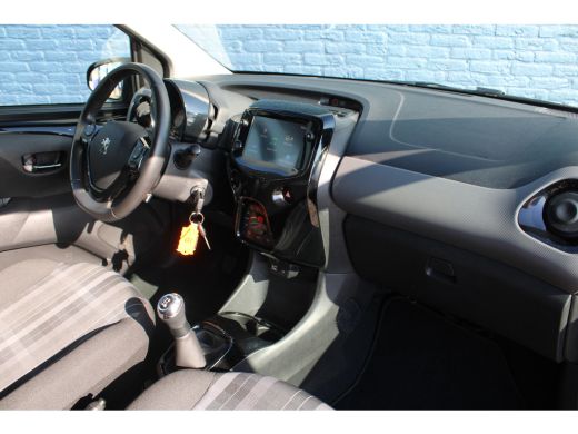 Peugeot 108 1.0 e-VTi Allure | Navi by app | Camera | Climate control | Lichtmetaal | 25.000km | ActivLease financial lease