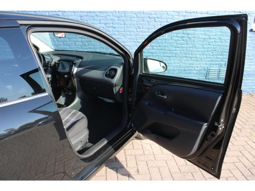 Peugeot 108 1.0 e-VTi Allure | Navi by app | Camera | Climate control | Lichtmetaal | 25.000km | ActivLease financial lease