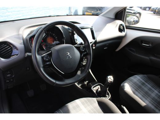 Peugeot 108 1.0 e-VTi Allure | Navi by app | Camera | Climate control | Lichtmetaal | 35.000km | ActivLease financial lease