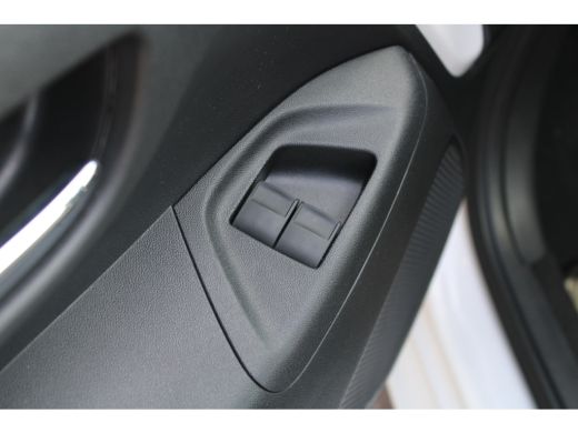 Peugeot 108 1.0 e-VTi Allure | Navi by app | Camera | Climate control | Lichtmetaal | 35.000km | ActivLease financial lease