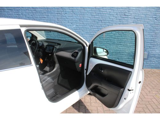 Peugeot 108 1.0 e-VTi Allure | Navi by app | Camera | Climate control | Lichtmetaal | 35.000km | ActivLease financial lease