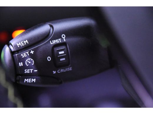 Peugeot 2008 GT-Line *1ste Eigenaar*Navigatie*Leer*Ambiente* ActivLease financial lease