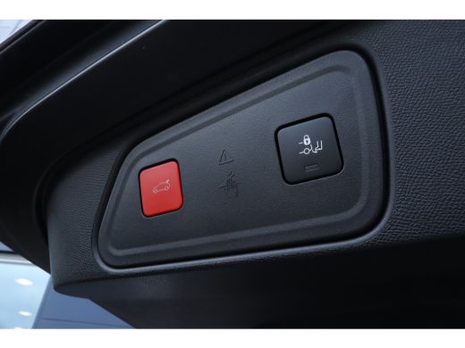 Peugeot 3008 1.6 HYbrid 225 GT | Adaptieve Cruise | Pano | Massage | Keyless | Stoelverwarming | Elektr. klep ... ActivLease financial lease