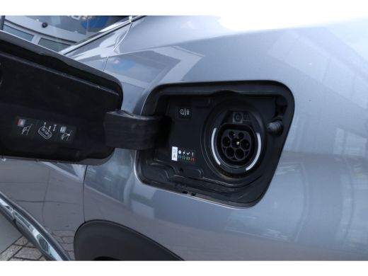 Peugeot 3008 1.6 HYbrid 225 GT | Adaptieve Cruise | Pano | Massage | Keyless | Stoelverwarming | Elektr. klep ... ActivLease financial lease