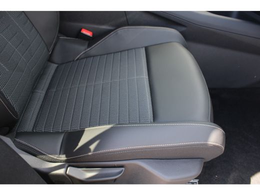 Peugeot 5008 1.2 Hybrid 136 Allure | Automaat | Navigatie | Camera | Dodehoek | Adaptive Cruise | ActivLease financial lease