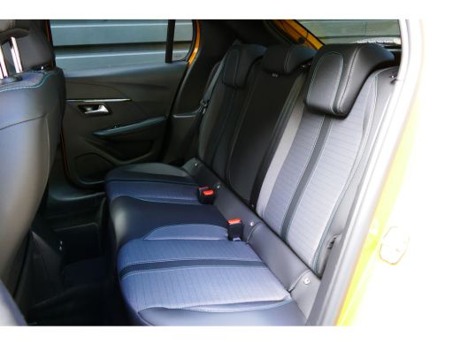 Peugeot e-208 EV 136PK 50KWH ALLURE AUTOMAAT / NAVI / LED / PDC / 3-FASE / WARMTEPOMP / 16"LMV / CAMERA / KEYLE... ActivLease financial lease