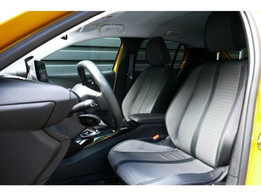 Peugeot e-208 EV 136PK 50KWH ALLURE AUTOMAAT / NAVI / LED / PDC / 3-FASE / WARMTEPOMP / 16"LMV / CAMERA / KEYLE... ActivLease financial lease
