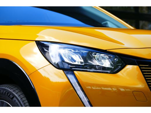 Peugeot e-208 EV 136PK 50KWH ALLURE AUTOMAAT / NAVI / LED / PDC / 3-FASE / WARMTEPOMP / 16"LMV / CAMERA / KEYLE... ActivLease financial lease