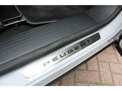 Peugeot e-3008 GT Avantage 73 kWh | Automaat | Leder | 360 Camera | Navigatie | Keyless ActivLease financial lease