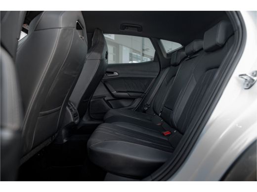 Seat Formentor 1.4 e-Hybrid VZ 245 PK Performance | Trekhaak | Carplay | Camera | Stoel- Stuurverwarming ActivLease financial lease