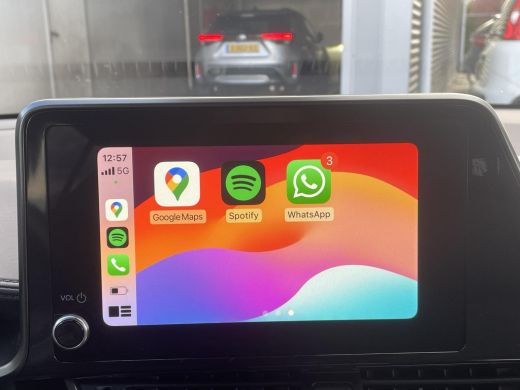 Toyota C-HR 2.0 Hybrid Dynamic **NAVIGATIE/ APPLE CARPLAY/ 36 MAANDEN GARANTIE** ActivLease financial lease