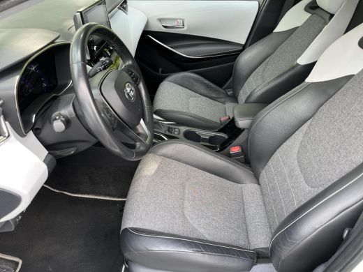 Toyota Corolla 1.8 Hybrid Executive Bi-Tone Toyota Corolla 1.8 Hybrid Executive | Navigatie | Carplay | Stoelver... ActivLease financial lease