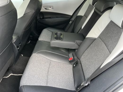 Toyota Corolla 1.8 Hybrid Executive Bi-Tone Toyota Corolla 1.8 Hybrid Executive | Navigatie | Carplay | Stoelver... ActivLease financial lease