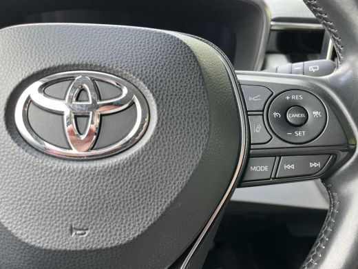 Toyota Corolla 1.8 Hybrid Executive Bi-Tone Toyota Corolla 1.8 Hybrid Executive | Navigatie | Carplay | Stoelver... ActivLease financial lease