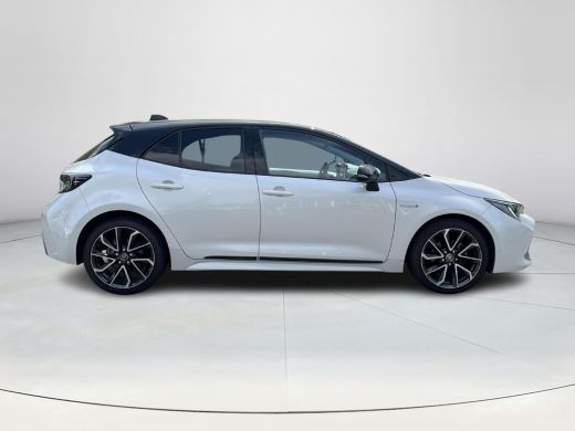Toyota Corolla 1.8 Hybrid Executive Bi-Tone Toyota Corolla 1.8 Hybrid Executive | Navigatie | Carplay | Stoelver... ActivLease financial lease