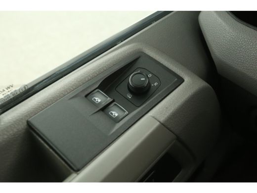 Volkswagen Crafter 50 2.0 TDI L3H3 177PK | Dubbellucht | 3500KG Trekgew. Trekhaak Automaat Airco Camera Cruise DSG C... ActivLease financial lease