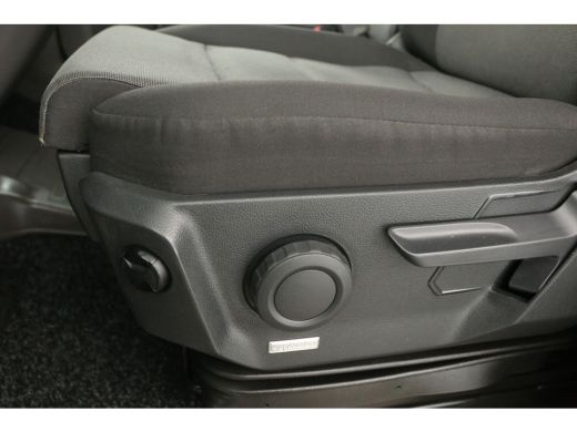 Volkswagen Crafter 50 2.0 TDI L3H3 177PK | Dubbellucht | 3500KG Trekgew. Trekhaak Automaat Airco Camera Cruise DSG C... ActivLease financial lease