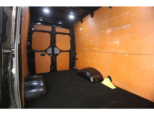 Volkswagen Crafter 50 2.0 TDI L3H3 177PK | Dubbellucht | 3500KG Trekgew. Trekhaak Automaat Airco Camera Cruise DSG C... ActivLease financial lease