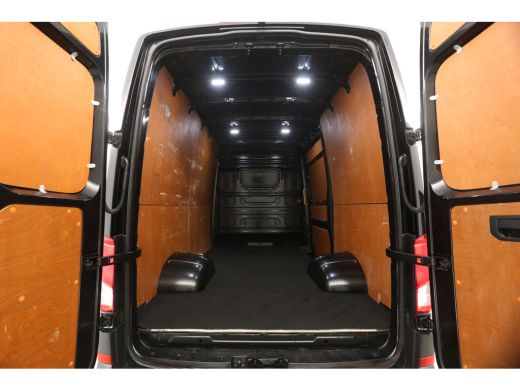 Volkswagen Crafter 50 2.0 TDI L3H3 177PK | Dubbellucht | 3500KG Trekgew. Trekhaak Automaat Airco Camera Cruise DSG C... ActivLease financial lease