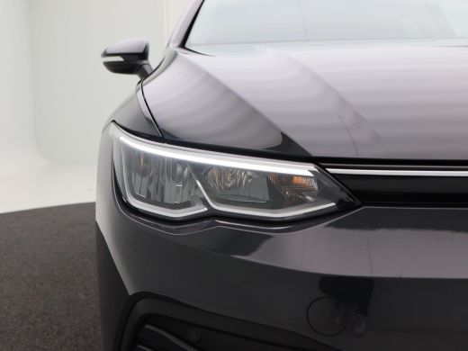 Volkswagen GOLF Variant 1.0 TSi 110 Pk Life | Navigatie | Adaptive Cruise | 17 Inch | Privacy Glass | Climate Controle | ... ActivLease financial lease