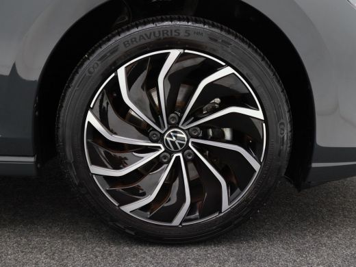 Volkswagen GOLF Variant 1.0 TSi 110 Pk Life | Navigatie | Adaptive Cruise | 17 Inch | Privacy Glass | Climate Controle | ... ActivLease financial lease
