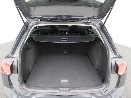 Volkswagen GOLF Variant 1.0 TSi 110 Pk Life | Navigatie | Adaptive Cruise | 17 Inch | Privacy Glass | Climate Controle | ... ActivLease financial lease