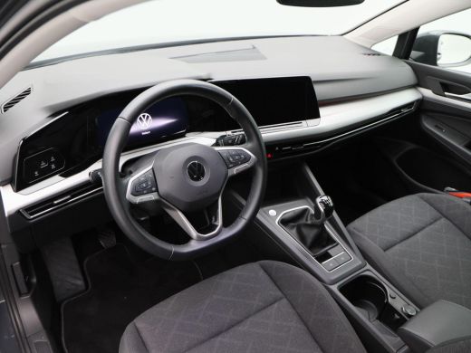 Volkswagen GOLF Variant 1.0 TSi 110 Pk Life | Navigatie | Adaptive Cruise | 17 Inch | Privacy Glass | Climate Controle | ... ActivLease financial lease
