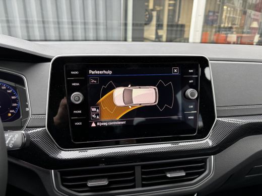 Volkswagen T-Cross R-Line Edition 115 pk 1.0 TSI | 18" LM velgen | Matrix LED | Stoelverwarming ActivLease financial lease