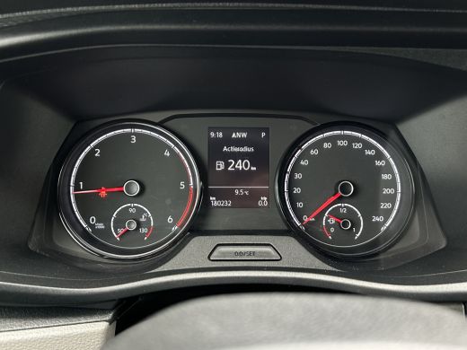 Volkswagen Transporter 2.0 TDI 150 PK AUTOMAAT 6.1 / L2H1 / DUBBEL CABINE / AIRCO / CRUISE / NAVI / TREKHAAK ActivLease financial lease