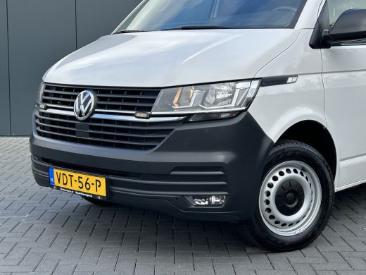 Volkswagen Transporter 2.0 TDI 150 PK AUTOMAAT 6.1 / L2H1 / DUBBEL CABINE / AIRCO / CRUISE / NAVI / TREKHAAK ActivLease financial lease