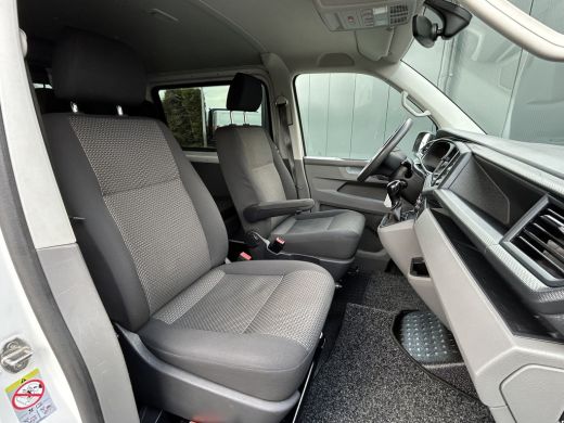 Volkswagen Transporter 2.0 TDI 150 PK AUTOMAAT 6.1 / L2H1 / DUBBEL CABINE / AIRCO / CRUISE / NAVI / TREKHAAK ActivLease financial lease