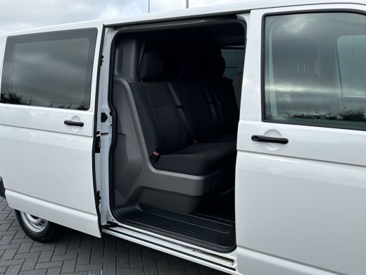 Volkswagen Transporter 2.0 TDI 150 PK AUTOMAAT 6.1 / L2H1 / DUBBEL CABINE / AIRCO / CRUISE / NAVI / TREKHAAK ActivLease financial lease