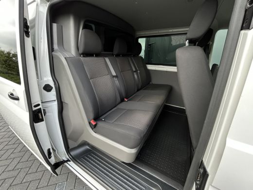 Volkswagen Transporter 2.0 TDI 150 PK AUTOMAAT 6.1 / L2H1 / DUBBEL CABINE / AIRCO / CRUISE / NAVI / TREKHAAK ActivLease financial lease