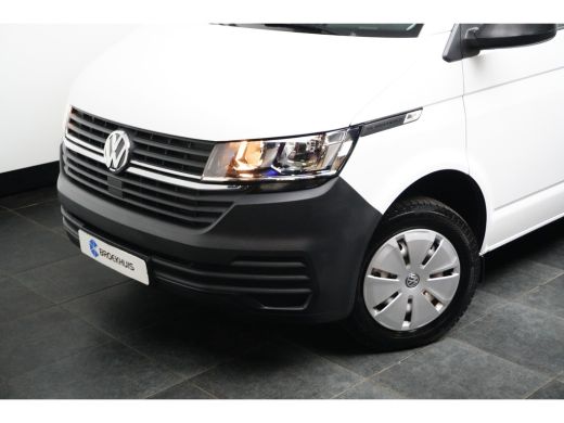 Volkswagen Transporter 2.0 TDI L2H1 150 pk | Standkachel | Trekhaak | Apple Car Play | ActivLease financial lease
