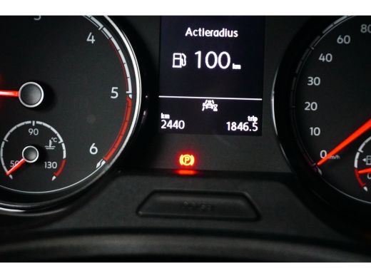 Volkswagen Transporter 2.0 TDI L2H1 150 pk | Standkachel | Trekhaak | Apple Car Play | ActivLease financial lease