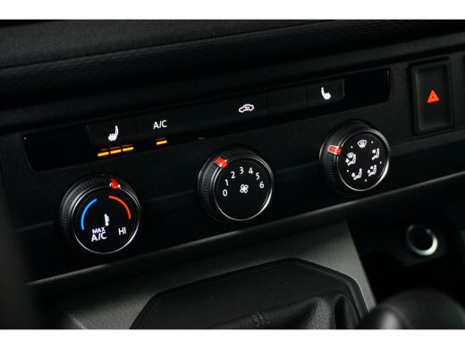 Volkswagen Transporter 2.0 TDI L2H1 150 pk | Standkachel | Trekhaak | Apple Car Play | ActivLease financial lease