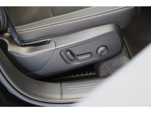 Volvo  XC40 T5 Plug-in hybrid Plus Dark | Trekhaak | Stoelverw. | Power Seats | HK Audio ActivLease financial lease