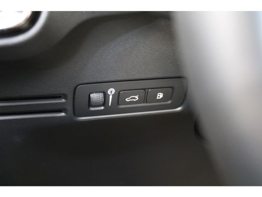Volvo  XC40 T5 Plug-in hybrid Plus Dark | Trekhaak | Stoelverw. | Power Seats | HK Audio ActivLease financial lease