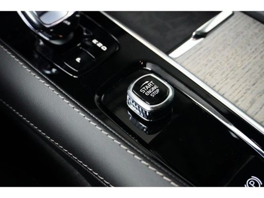 Volvo  XC90 2.0 T8 Recharge AWD Ultimate Dark | Luchtvering | HUD | Trekhaak | B&W | 360 camera | ActivLease financial lease