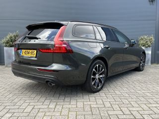 Volvo  V60 2.0 B3 Momentum Advantage