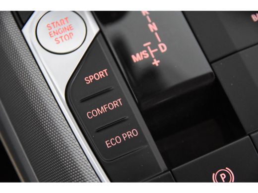 BMW 3 Serie 318i Luxury *1ste Eigenaar*Leer*Navigatie*Stoelverwarming*Parkassist* ActivLease financial lease