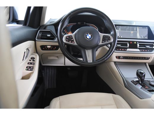 BMW 3 Serie 318i Luxury *1ste Eigenaar*Leer*Navigatie*Stoelverwarming*Parkassist* ActivLease financial lease